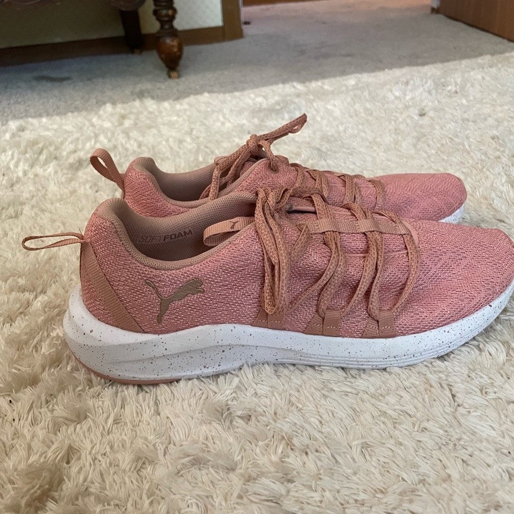 Puma Softfoam Sneakers Rose Gold Pink Running Shoes Comfort Size 8